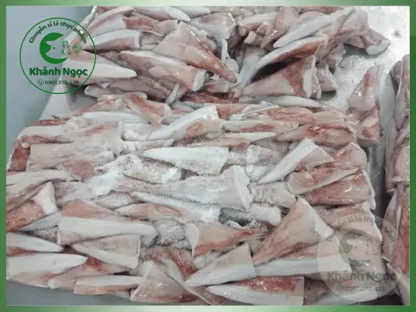 Đuôi Mực Đông Lạnh Giá Sỉ (Vây Mực) - Giòn Sần Sật, Siêu Lợi Nhuận Cho Quán Cơm, Quán Nhậu